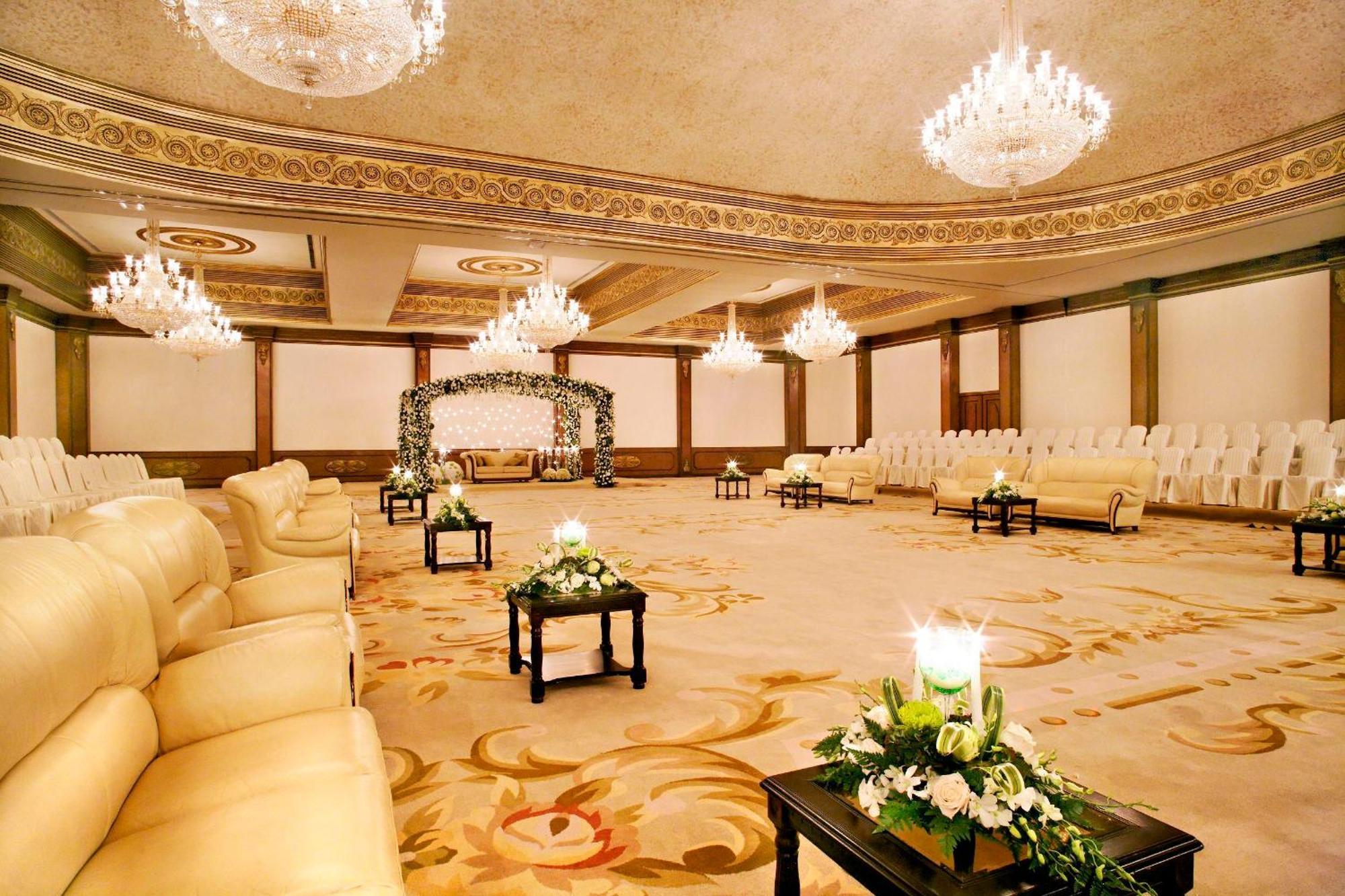 The Convention Center & Royal Suites Hotel Kuwait City Exterior photo